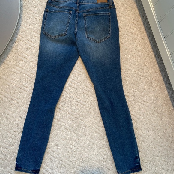 NWOT Ripped Blue Stretch Jeans - Picture 3 of 5